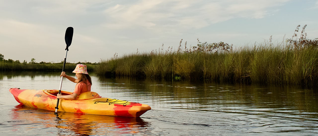 woman kayaking in florida state park