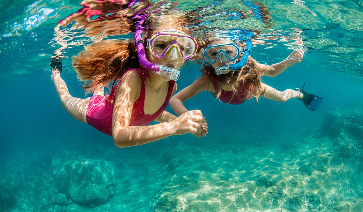 Kids exploring the Georges Valentine Shipwreck on the Treasure Coast