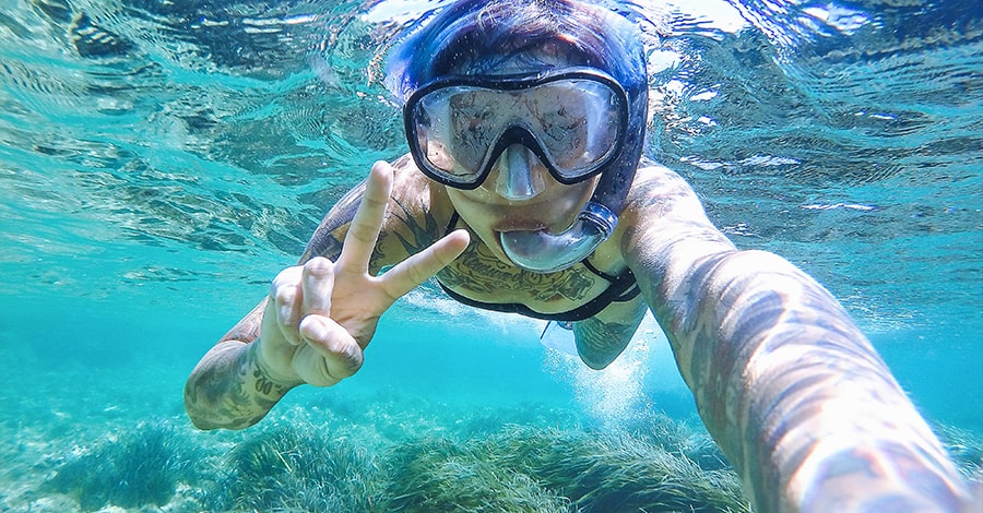 Snorkling in the ocean