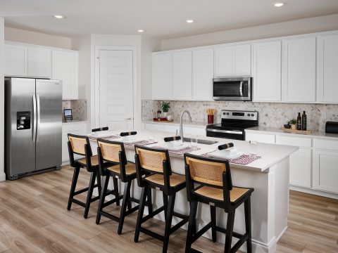 kitchen island Brystol Meritage Homes Model 