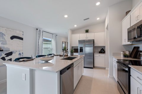 kitchen island Brystol Lennar Model Home