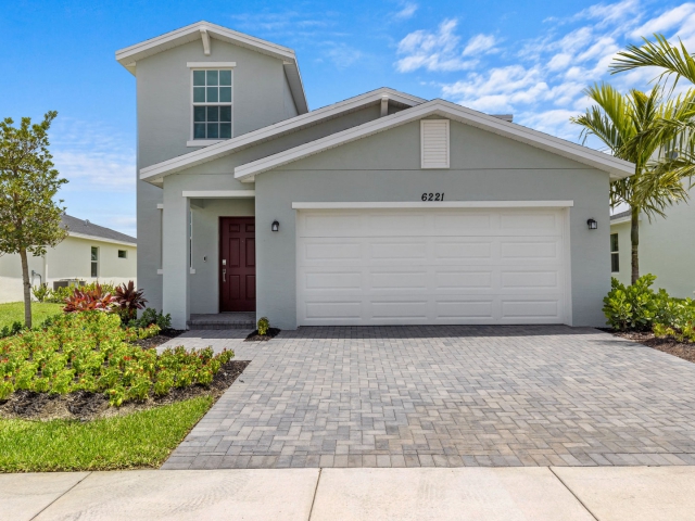 exterior of Brystol Lennar Model Home