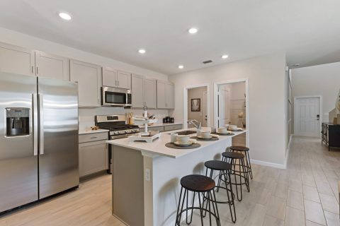 kitchen island Brystol Lennar Model Home