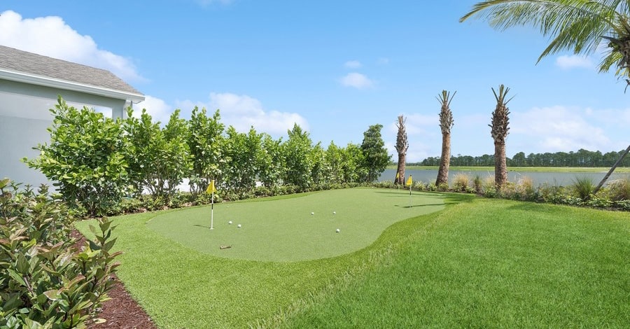 Wylder Backyard Putting Greens