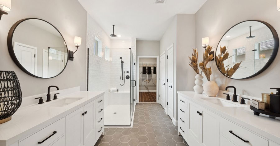 bathroom model home at wylder
