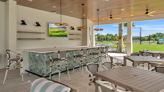 four-seasons-amenity-center-outdoor-bar-2-2 