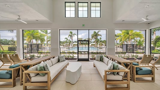 four-seasons-amenity-center-screened-in-patio 