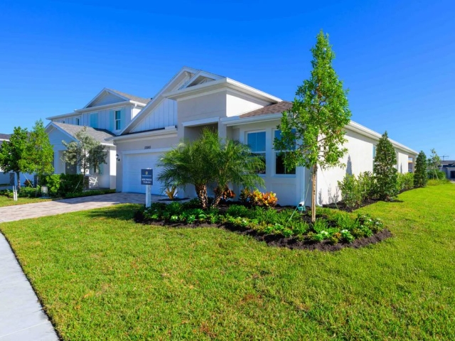 Dream Finders Poinciana Exterior
