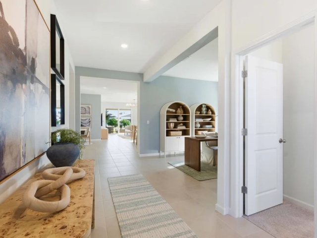 Dream Finders Poinciana Entry