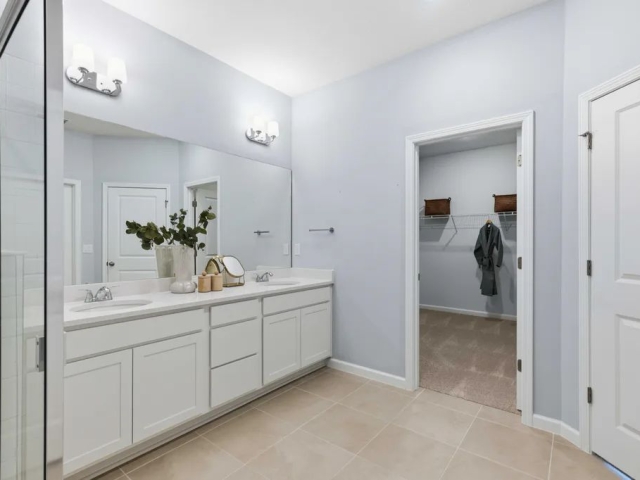 Dream Finders Poinciana Bathroom