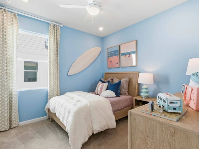 Dream Finders Poinciana Bedroom