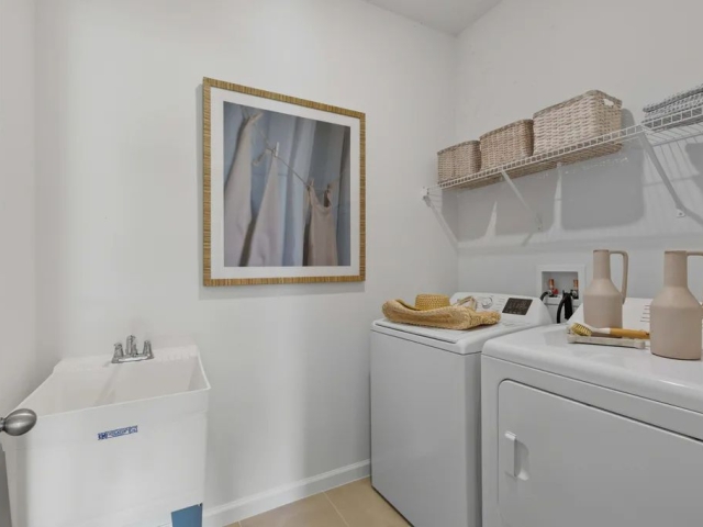 Dream Finders Poinciana Laundry