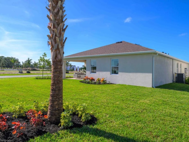 Dream Finders Poinciana Exterior