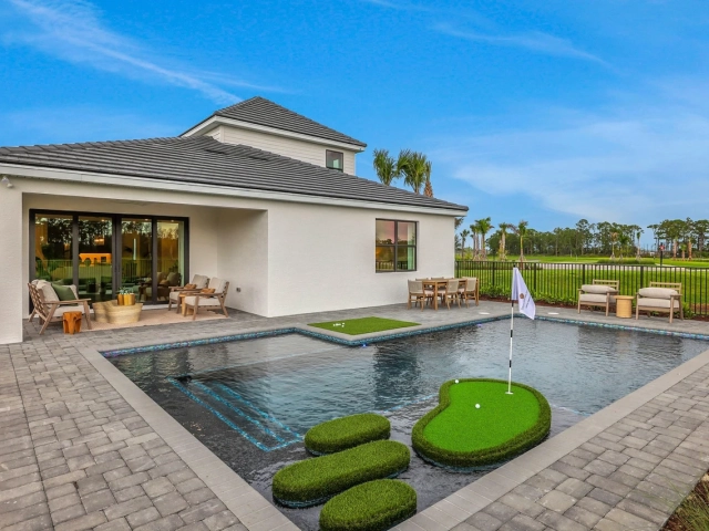 Glynlea Dream Finders Model Pool