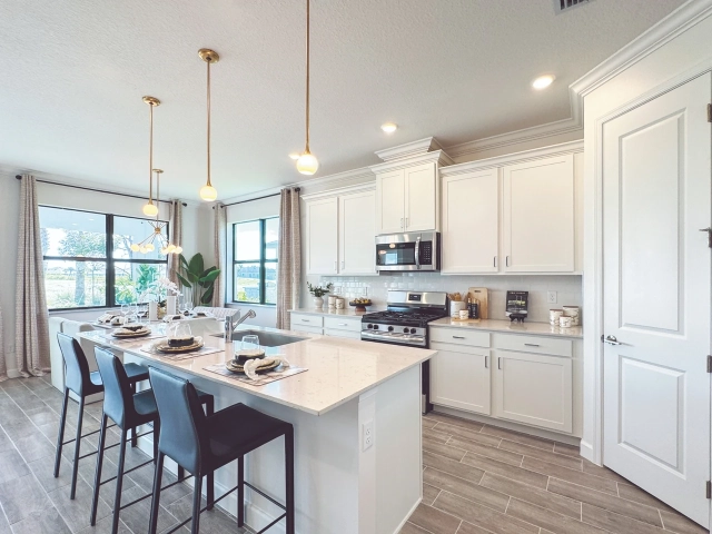 Glynlea Lennar Model Home Kitchen